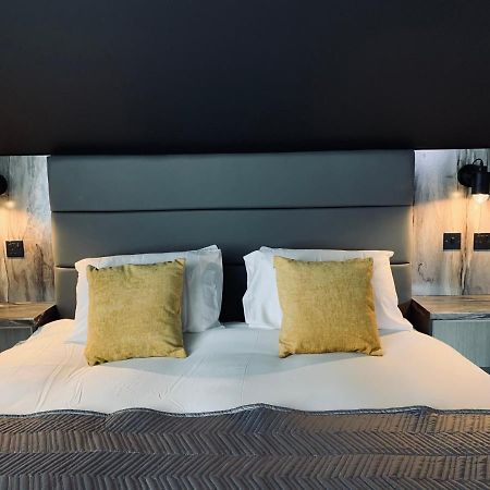Breeze Suites - Luxury Group Accom - Sleeps 19 Blackpool Esterno foto