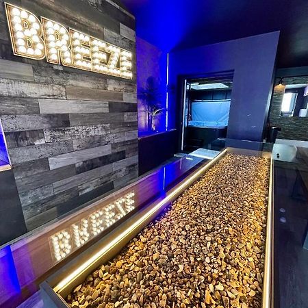Breeze Suites - Luxury Group Accom - Sleeps 19 Blackpool Esterno foto