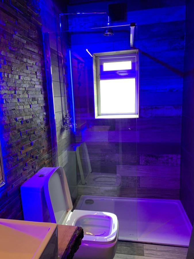Breeze Suites - Luxury Group Accom - Sleeps 19 Blackpool Esterno foto
