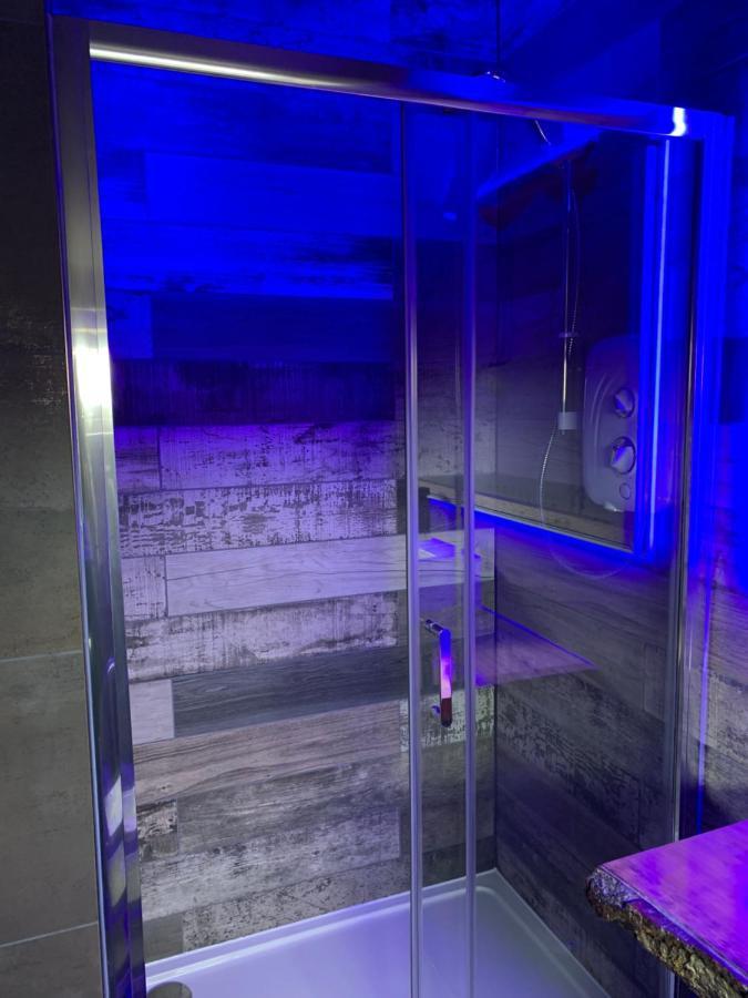 Breeze Suites - Luxury Group Accom - Sleeps 19 Blackpool Esterno foto
