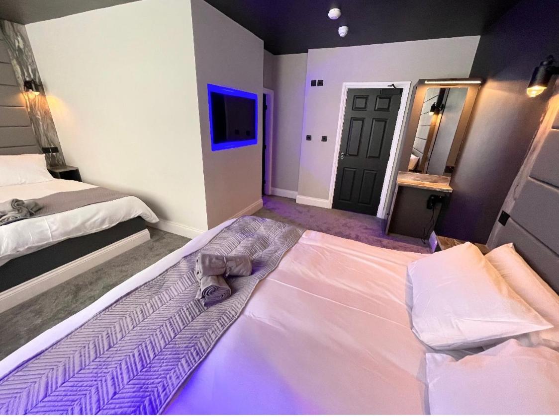 Breeze Suites - Luxury Group Accom - Sleeps 19 Blackpool Esterno foto